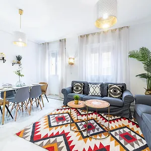 Alohamundi Escuelas Pias Apartment Seville